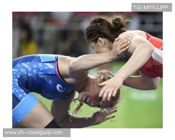 女摔VS力量与技巧的较量揭示女性摔跤的魅力与挑战